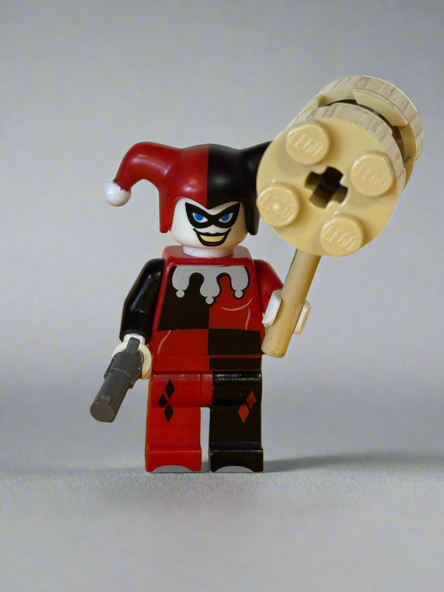 Harley Quinn - White Hands